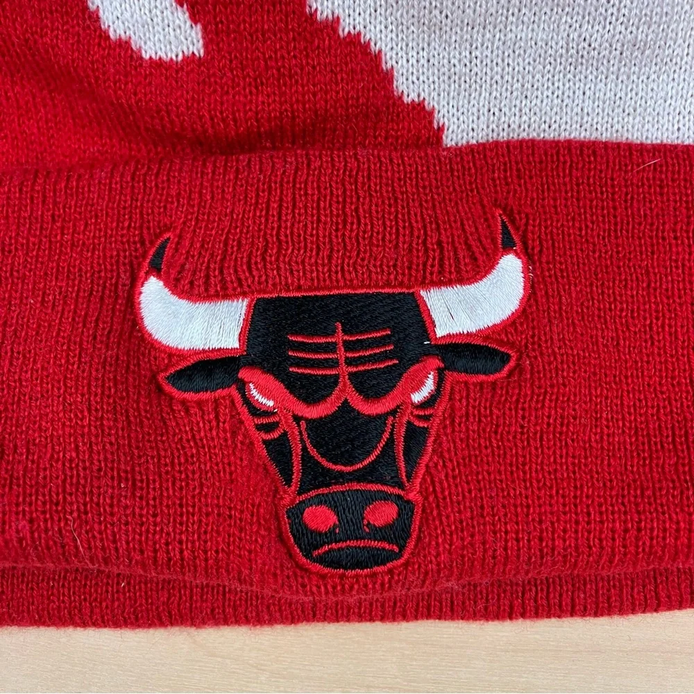 Mitchell & Ness Chicago Bulls NBA Splash Winter Pom Beanie Hat Red White Black